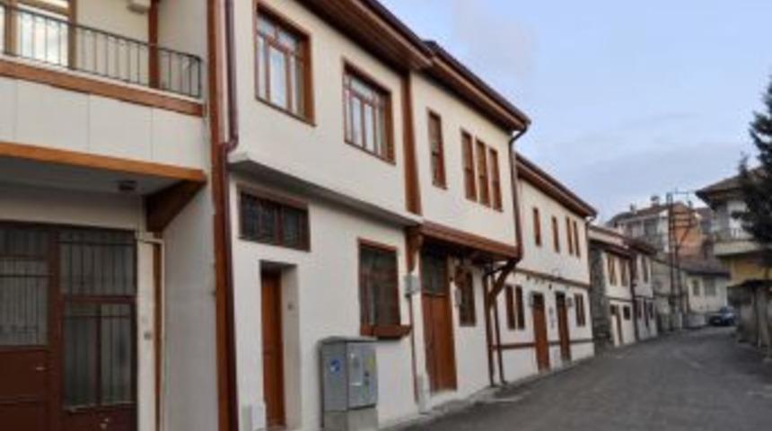 Vezirk&ouml;pr&uuml;'deki Eski Evlerin Restrorasyon &Ccedil;alışmasında Sona Gelindi