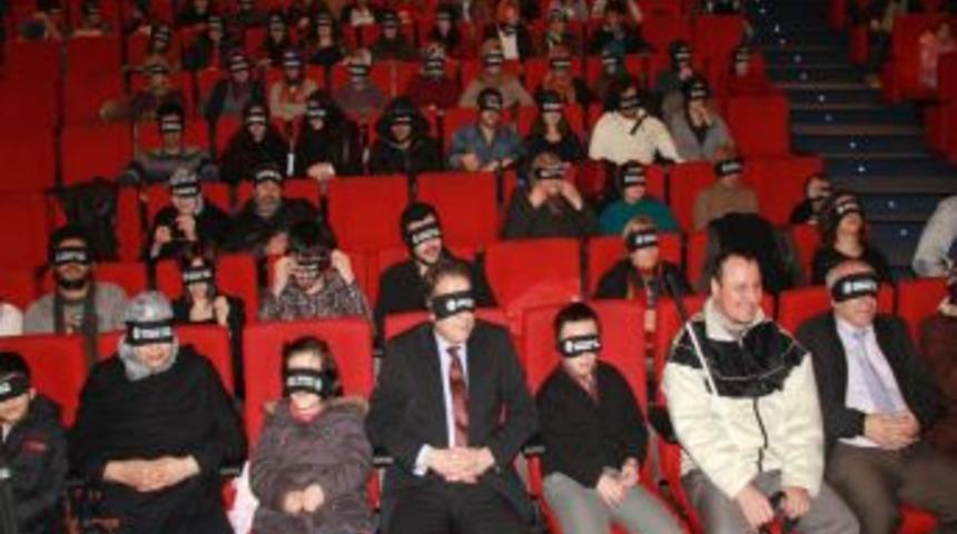 G&ouml;rme Engelliler &lsquo;Al Yazmalım Selvi Boylum&rsquo;u Izledi