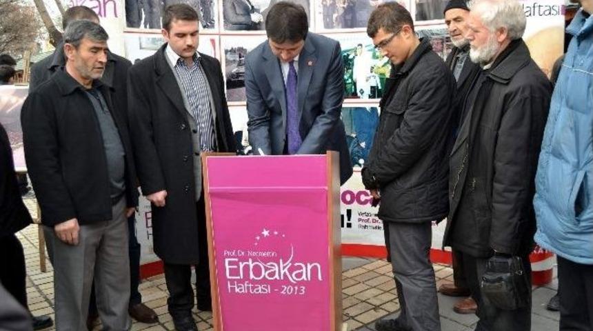 Saadet Partisi&rsquo;nden Necmettin Erbakan Fotoğraf Sergisi