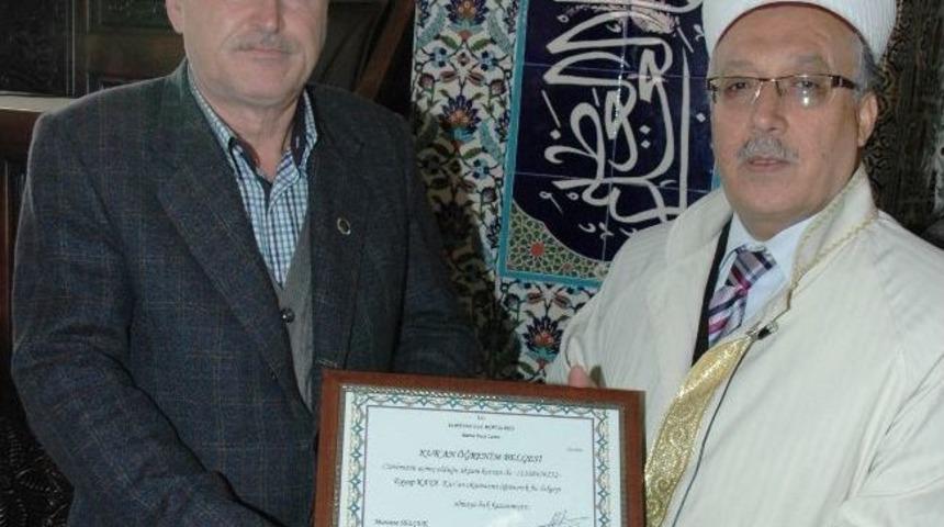 Dedeler Kur'an Kursundan Mezun Oldu