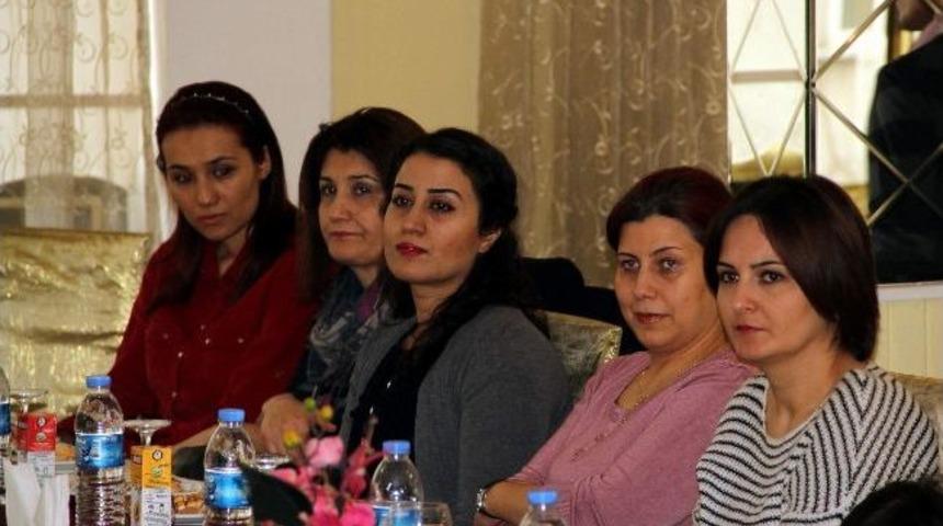 Asker Eşleri Meme Kanseri Konusunda Bilgilendirildi