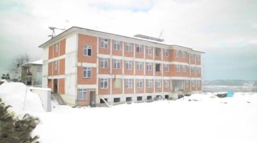 Adatepe K&ouml;y&uuml; İlk&ouml;ğretim Okulu İnşaatı Devam Ediyor