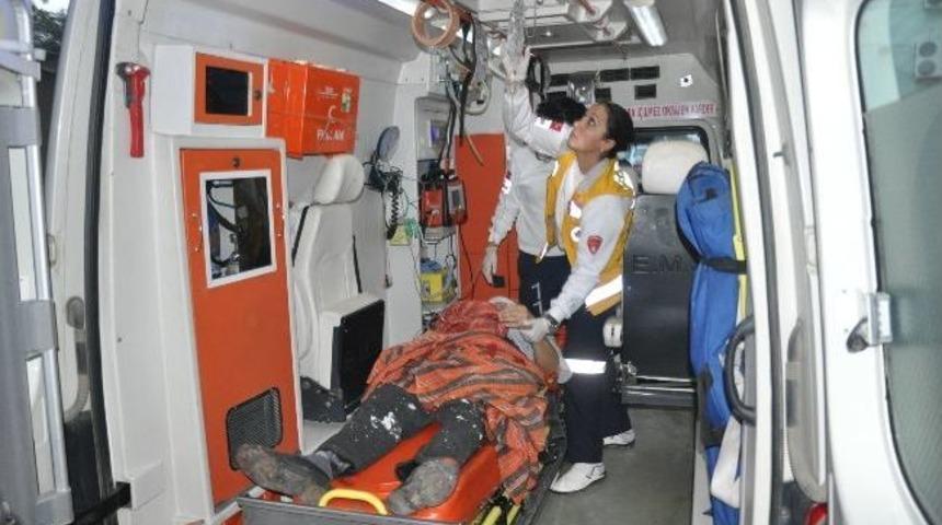 Camide Boya Yaparken D&uuml;şen İş&ccedil;i Ağır Yaralandı