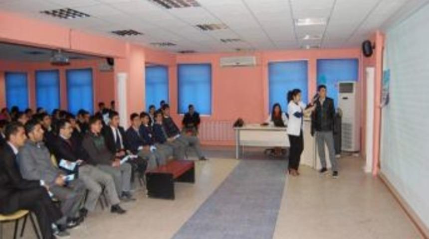 &Ouml;ğrencilere Bağımlılık Yapan Maddelerin Zararları Anlatıldı