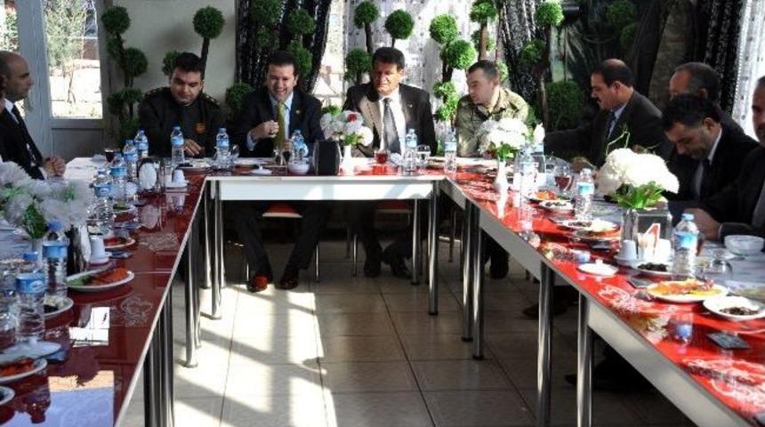 Kaymakam Fırat Daire M&uuml;d&uuml;rleri İle Bir Araya Geldi