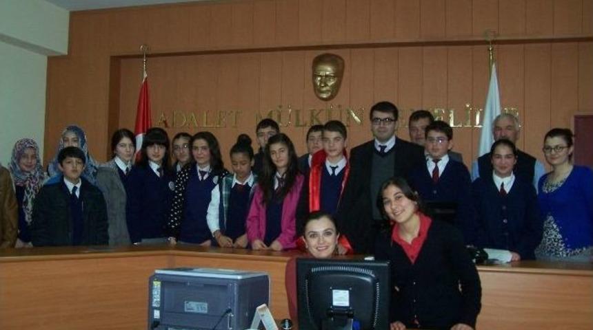 &Ouml;ğrenciler, Adliye Sarayı&rsquo;nı Gezdi