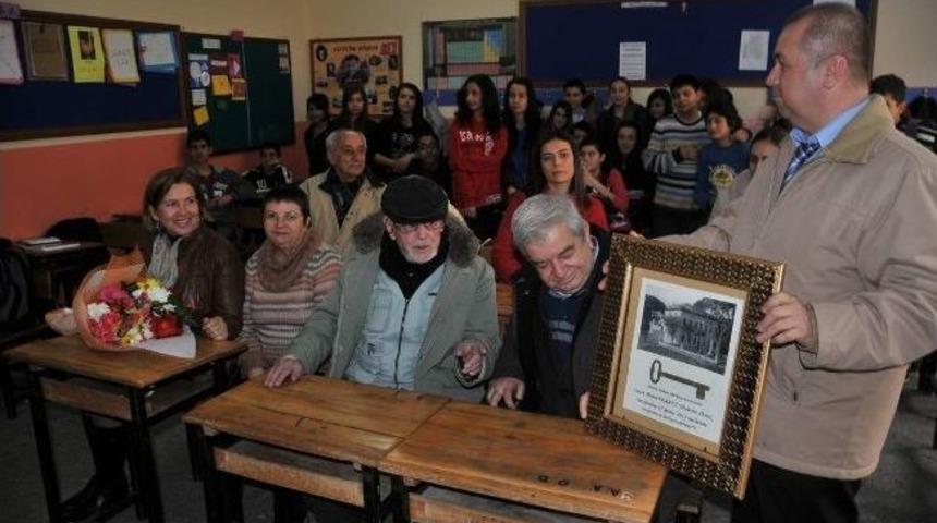 Okulun İlk Anahtarı Y&ouml;neticilere Teslim Edildi