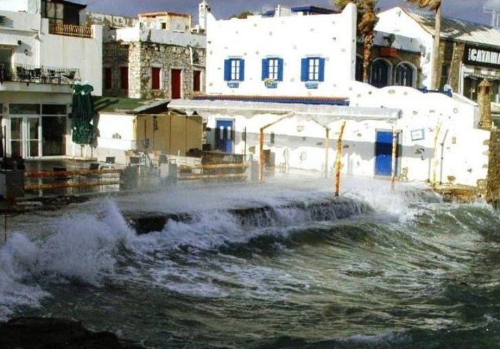 Şiddetli Lodos Bodrum’da Hayatı Olumsuz Yönde Etkiledi G2