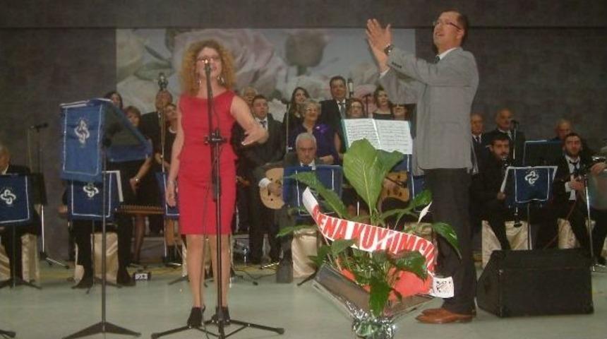 Burhaniye&rsquo;de Konser Coşkusu Yaşandı