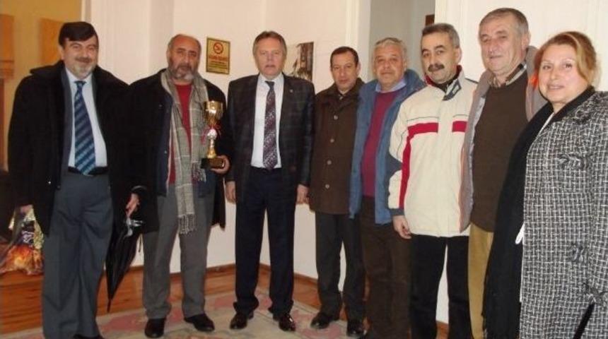 Ayvalıklı Bri&ccedil;ciler Kupa Sevincini Paylaştı