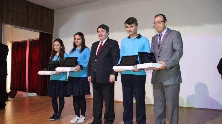 Fatih Projesi Kapsamında Akhisar'da Tablet Bilgisayar Dağıtıldı
