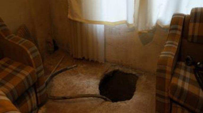 Petrol &Ccedil;almak I&ccedil;in 15 Metre T&uuml;nel Kazdılar