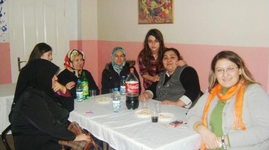 Balyalı Bayanlar Okul Yararına Eğlendi