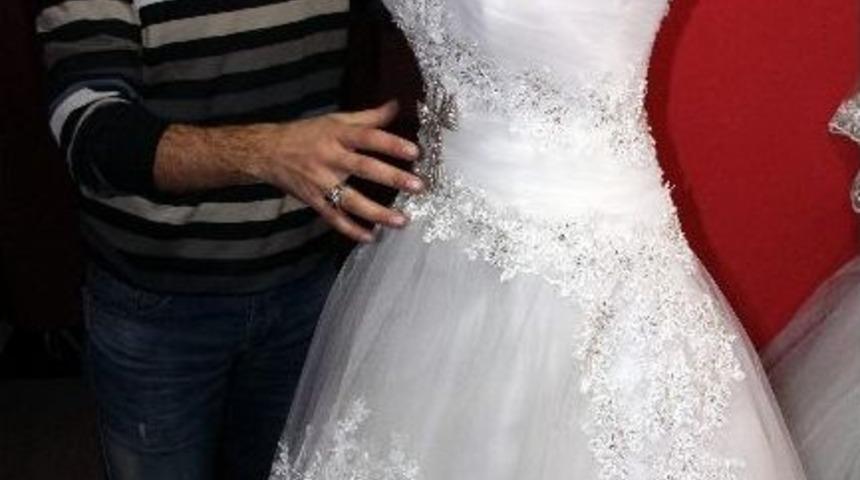 Bu Yılın Modası Dantelli Gelinlikler