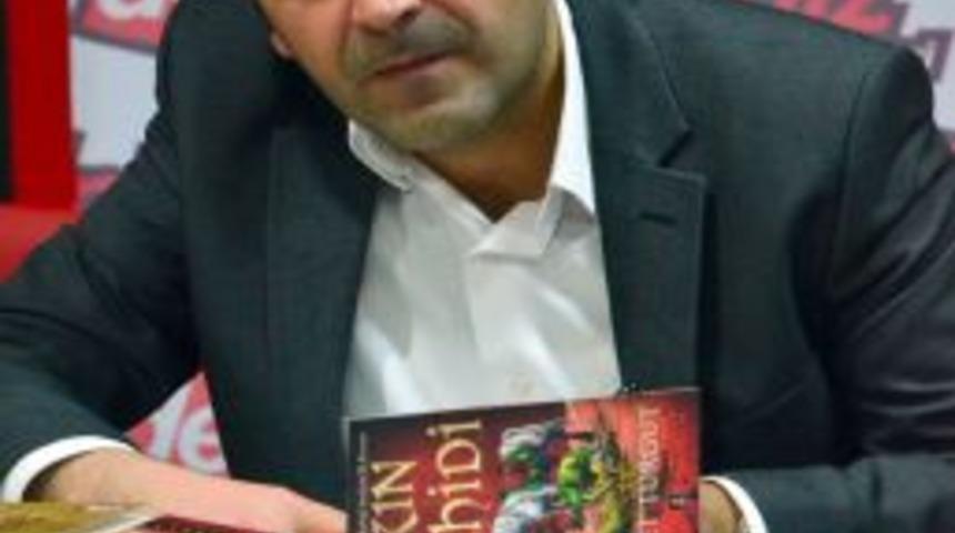 Şair-yazar Turgut: İslam'da Ibadet Yeri Mescitlerdir