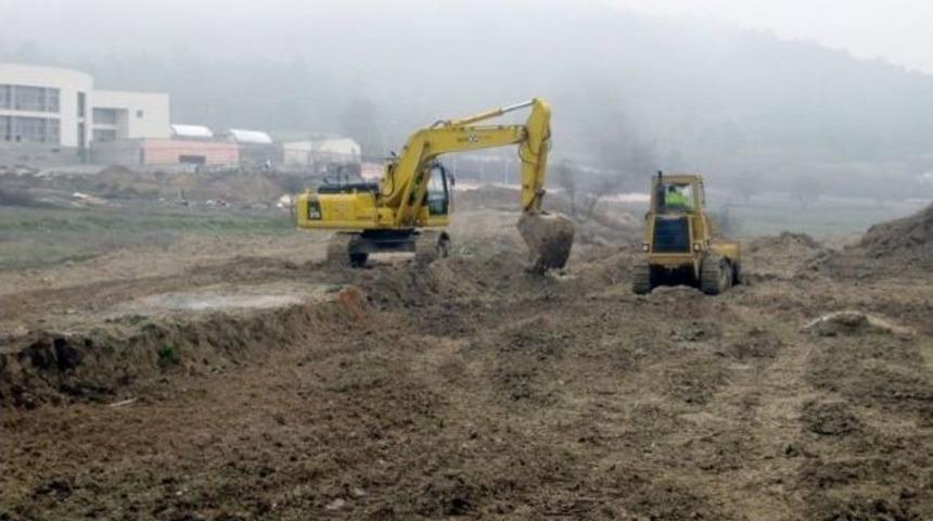 Balıkesir'de Kamp&uuml;s Ve Yurt Arasındaki Bağlantı Yolu Yapılıyor