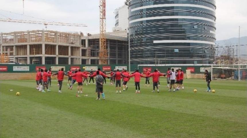 Kardemir D.&ccedil;. Karab&uuml;kspor&rsquo;da Akhisar Belediyespor Ma&ccedil;ı Hazırlıkları S&uuml;r&uuml;yor