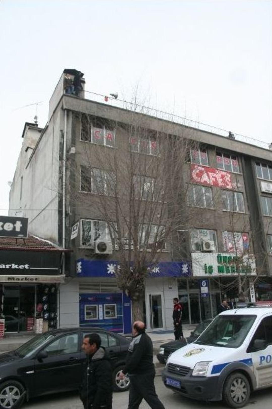 &Ccedil;ocukları Mahkeme Kararı İle Ellerinden Alınan &Ccedil;ift İntihara Kalkıştı