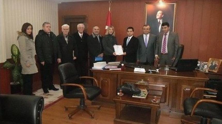 G&ouml;k&ccedil;ebey Myo Tapusu Rekt&ouml;r &Ouml;zer'e Verildi