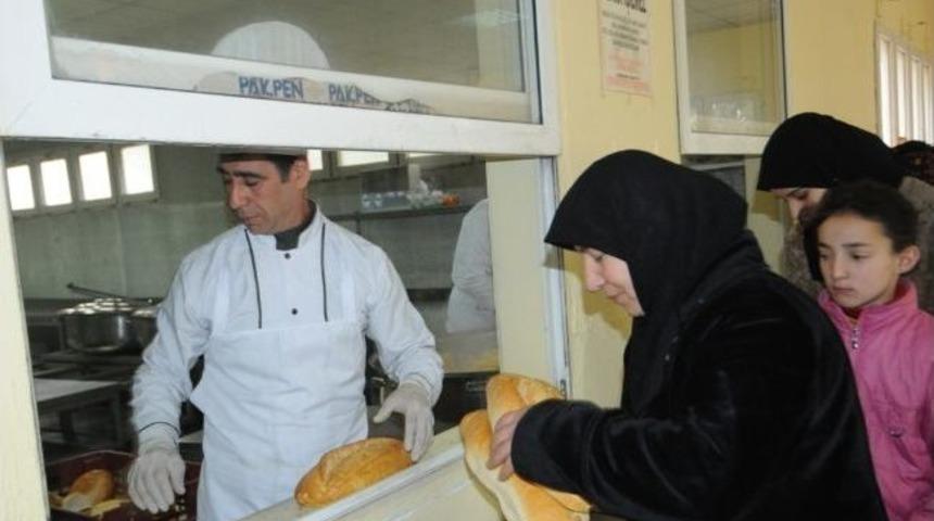 Suriyelilerin Sıcak Yemeği Gamek&rsquo;ten