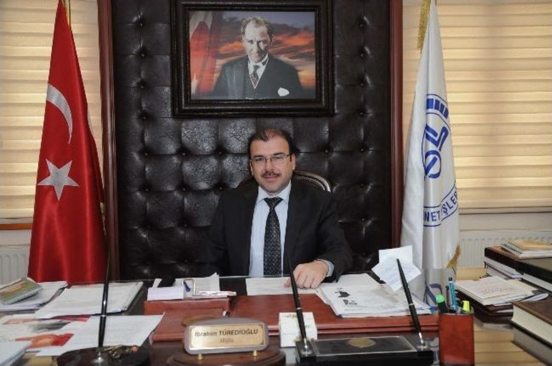 Kuşadası&rsquo;nda D&uuml;ğ&uuml;n Salonunda Cuma Namazı