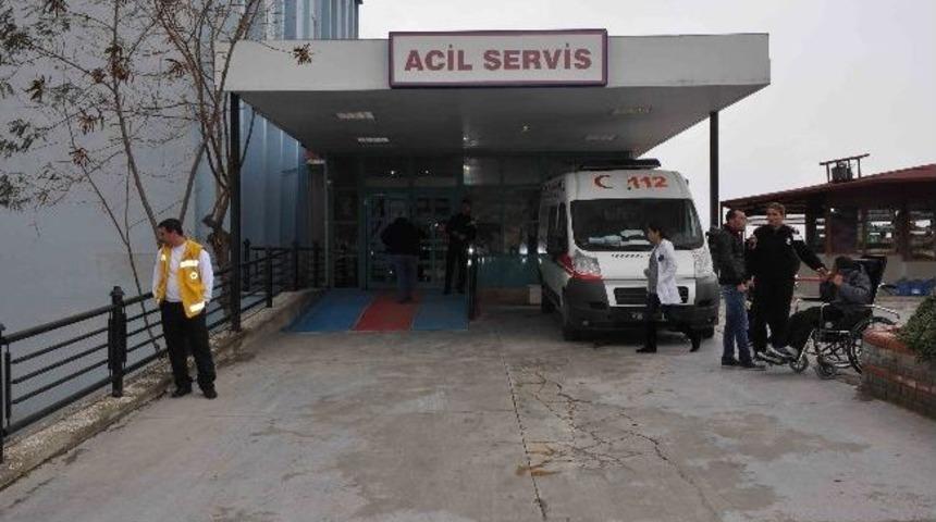 Kuşadası&rsquo;nda Yolcu Minib&uuml;s&uuml; Devrildi; 7 Yaralı