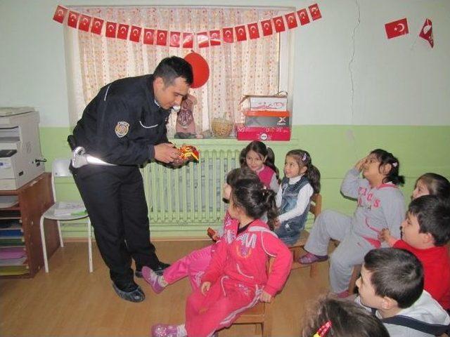 Miniklere Polislik Mesleği Anlatıldı