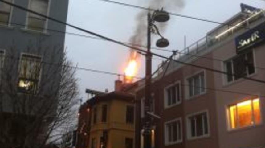 Sultan Ahmet'te Restoranda &Ccedil;ıkan Yangın Korkuttu