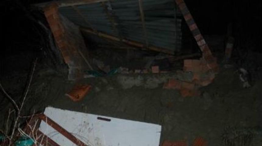 Tekirdağ&rsquo;da Heyelan Nedeniyle Bazı Evler Tahliye Edildi