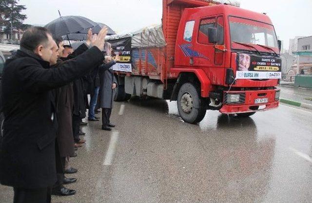 İ&ccedil; Savaşla Boğuşan Suriye&rsquo;ye 4 Tır Dolusu Yardım 2
