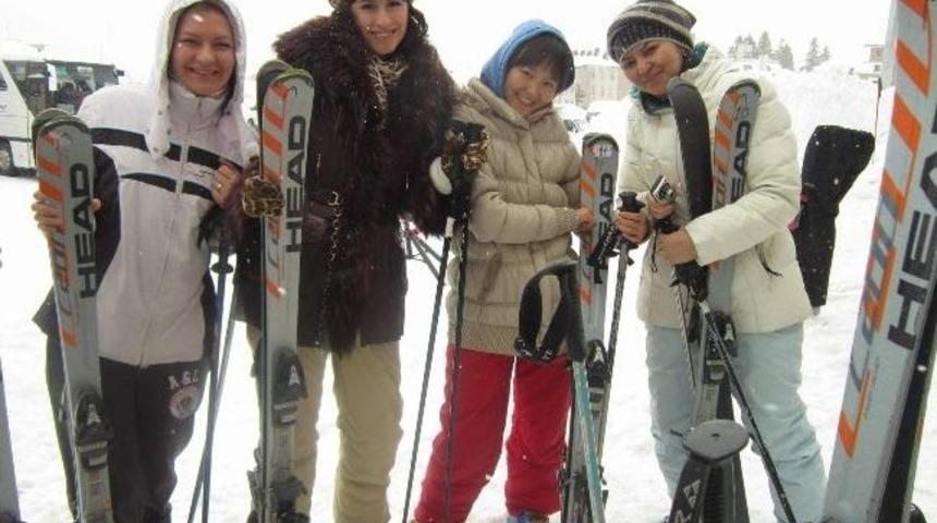 T&uuml;rk&ccedil;e &Ouml;ğrenen Yabancı &Ouml;ğrencilerin Uludağ Keyfi