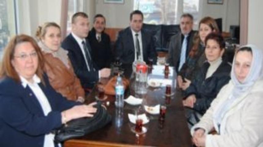 Bayanlardan Mhp Başkan Aday Adayı Yanmaz'a Teşekk&uuml;r