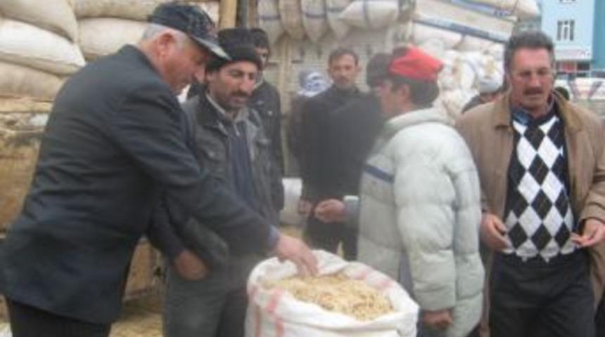 Kağızman&rsquo;da y&uuml;ksek saman fiyatları, &ccedil;ift&ccedil;iyi perişan ediyor