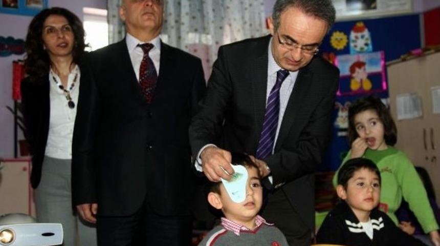 Minik &Ouml;ğrencilere G&ouml;z Taraması Yapıldı
