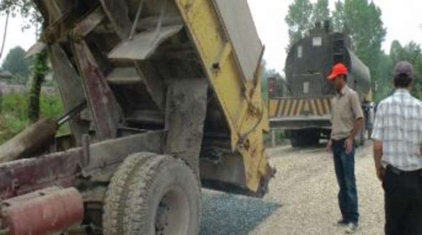 D&uuml;zce&rsquo;de Asfaltsız K&ouml;y Yolu Kalmayacak