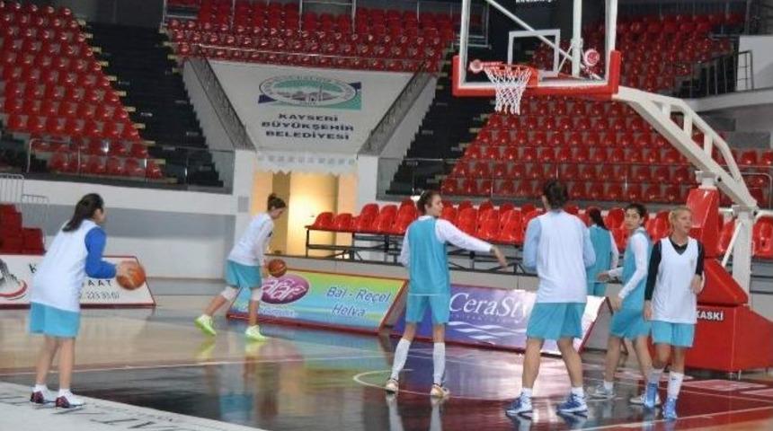 T&uuml;fad&rsquo;dan Kayseri Kaski Bayan Basket Takımına Moral Ziyareti