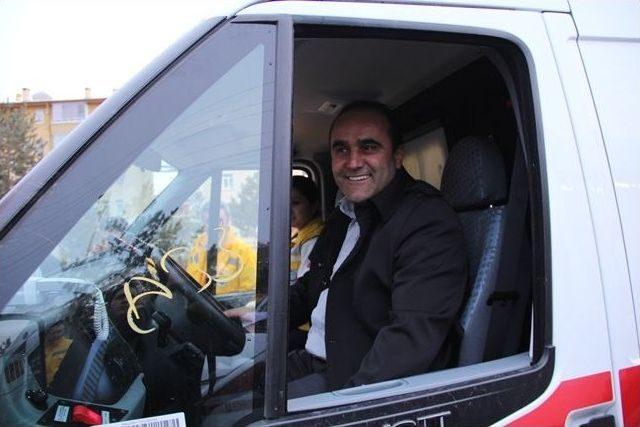 Bayburt’a Üç Yeni Ambulans...