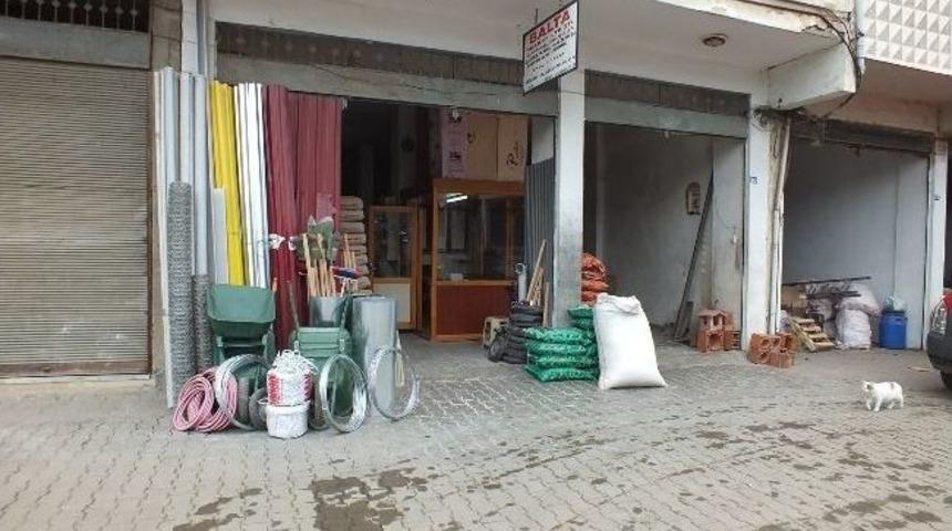 &Ccedil;elik Para Kasasını El Arabasına Y&uuml;kleyip G&ouml;t&uuml;rd&uuml;ler