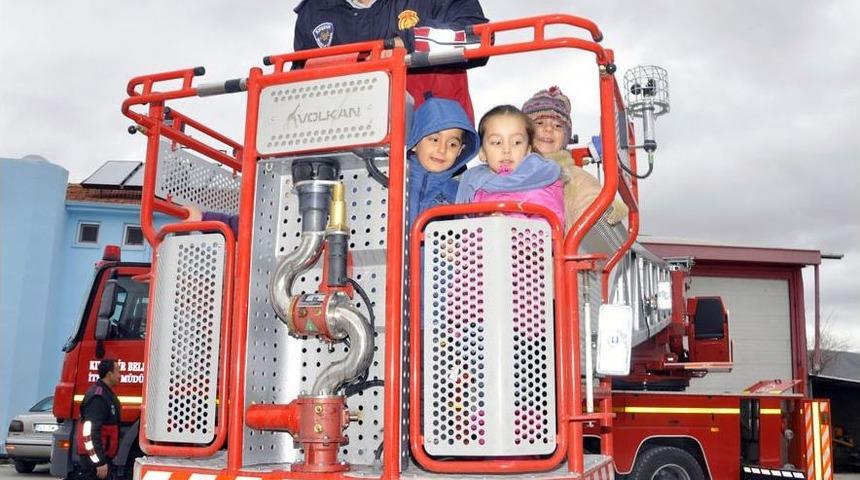 Anaokullu Minikler Kırşehir Itfaiyesini Ziyaret Etti