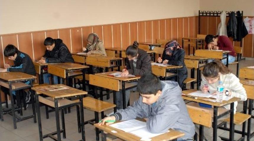 Gençler Kur’an-ı Kerim’in Anlamıyla Buluşuyor