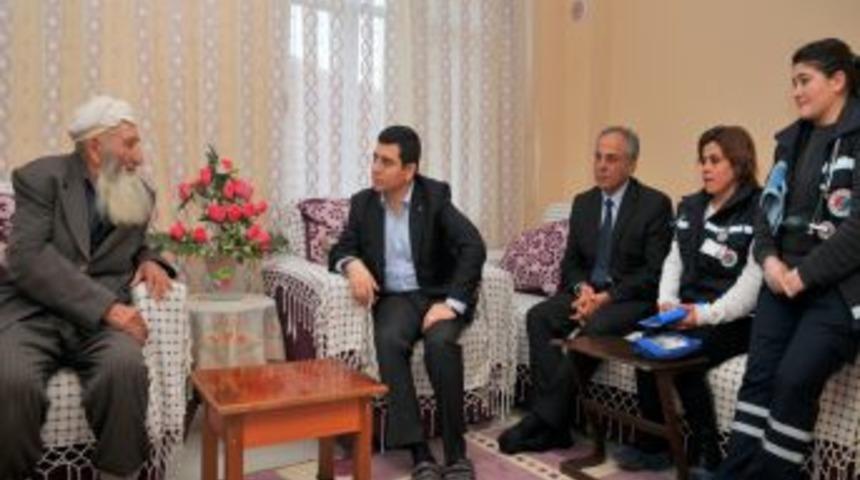 Kepez'de Yaşlılara Evde Bakım Ve Sağlık Hizmeti