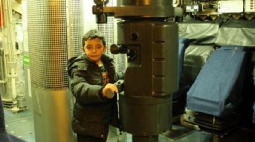 Yıldırım Emek İlk&ouml;ğretim Okulu &Ouml;ğrencileri Denizaltı Gezdi