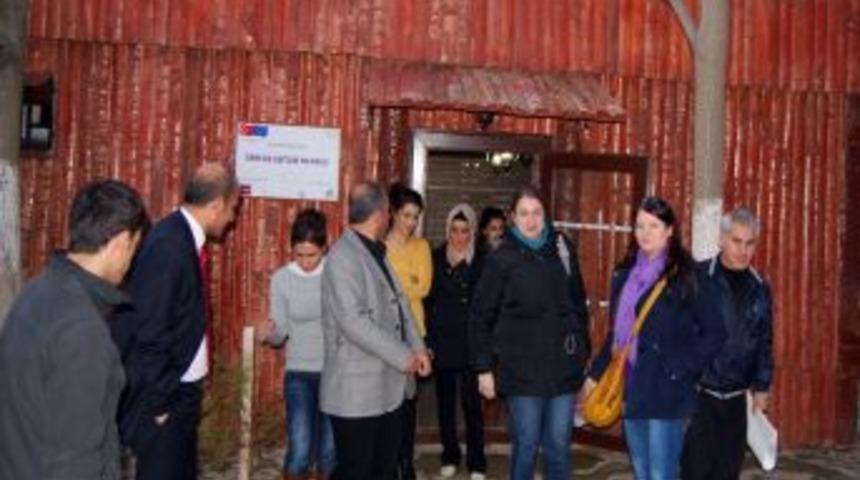 Gerc&uuml;ş Eşitlik Merkezi Kadınlara Rehberlik Ediyor