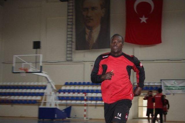 Manavgat Belediyespor’a Makedon Ve Fildişili Oyuncu