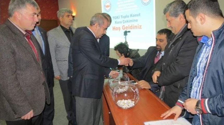 Memur-sen Konutları İ&ccedil;in Kura &Ccedil;ekimi Yapıldı