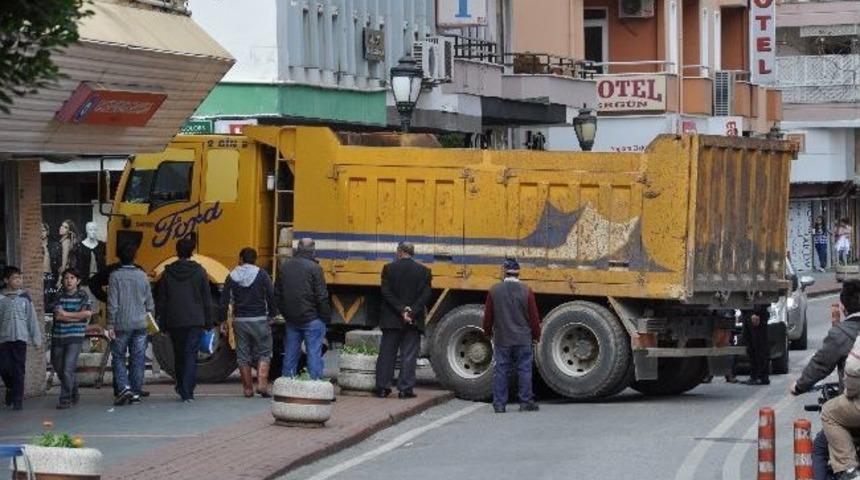Alanya'da Sahte G&uuml;neş G&ouml;zl&uuml;ğ&uuml; Ve Saat Operasyonu
