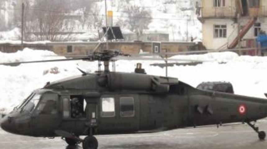 Okul Bah&ccedil;esine Acil Iniş Yapan Helikopter Tekrar Havalandı