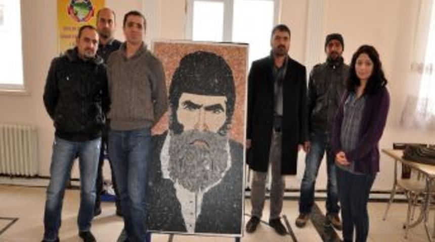7 Bin 600 Mozaikle Derviş S&uuml;leyman'ın Portresi Yapıldı