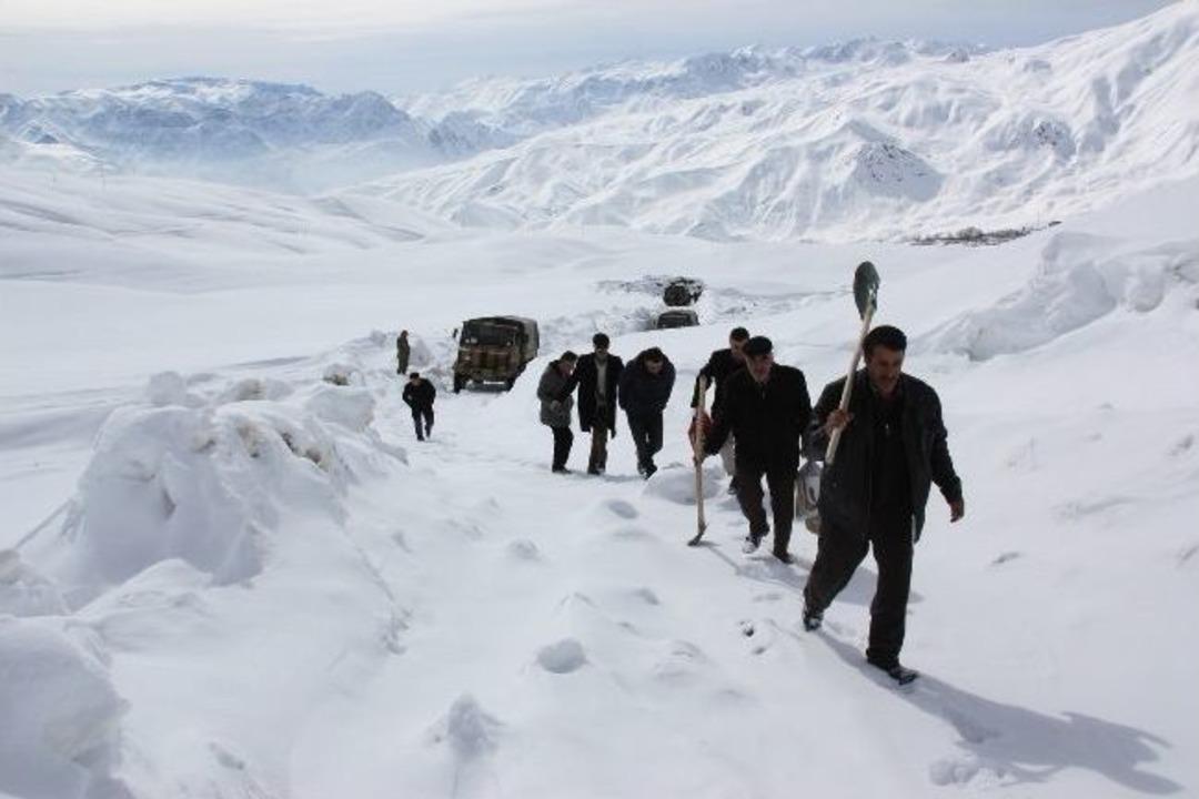 Hakkari İ&ccedil;me Suyu İsale Hattı &Ccedil;ığ Altında