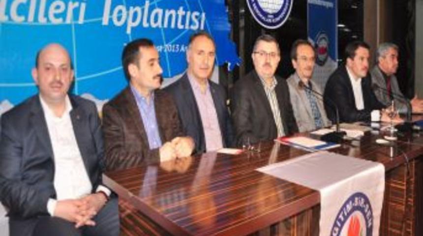 'Okullardaki Serbest Kıyafet Uygulamasından Geri Adım Atılmamalı'